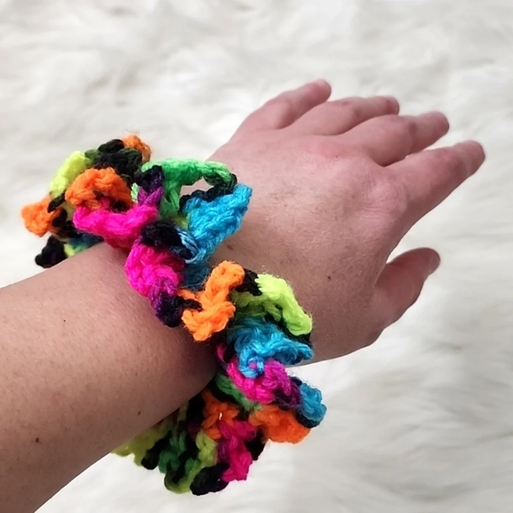Handmade Textured Crocheted Scrunchies Ponytail Holder Hair Tie Set Of 4 - New